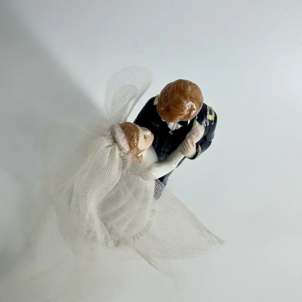 Lefton China Vtg 1986 Hand Painted Bride and Groom Figure/Cake Topper Veil